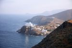 Ατενίζοντας το πέλαγος και τον Αη Νικόλα απ' τη Μαύρη Ράχη.